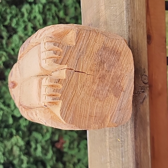 Primitive hand carved wooden owl figurine - Picture 15 of 16